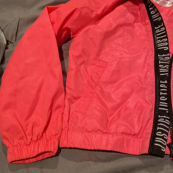 Pink wind beaker / light rain jacket from Justice - Picture 3 of 6